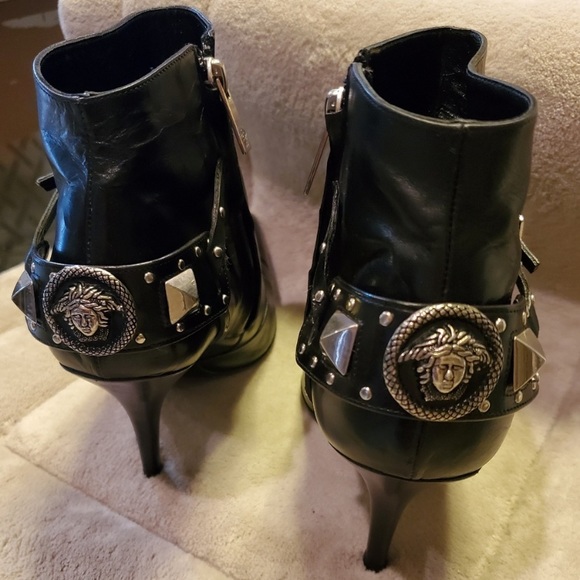 Versace Medusa Insignia Leather Booties - Picture 5 of 7